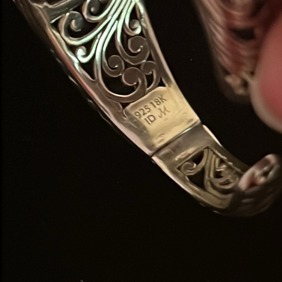 Luxury Solid 18K Gold Watch. Artisan-crafted of solid 18K Gold, Sterling Silver - Picture 8 of 12